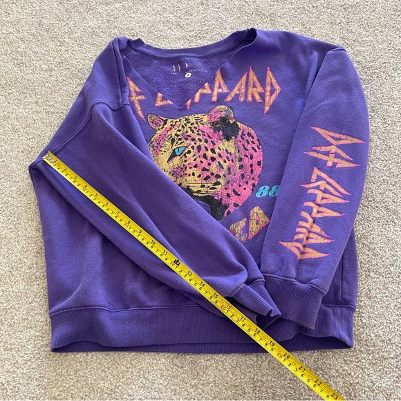 Def Leppard Hysteria Purple Vibrant Colorful Leopard Cotton Sweatshirt Medium - Picture 8 of 9